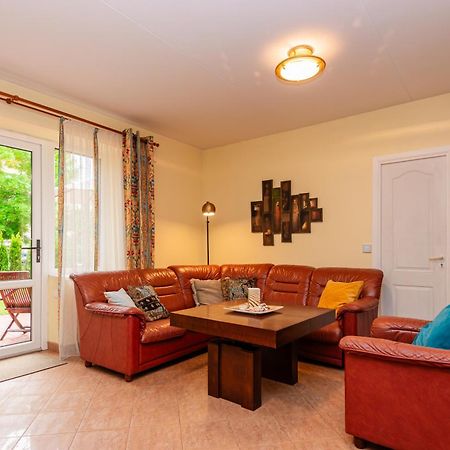 Family Inn Cottage With Terrace بالانغا المظهر الخارجي الصورة