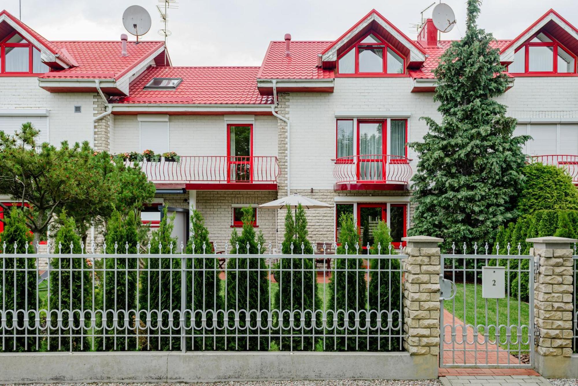 Family Inn Cottage With Terrace بالانغا المظهر الخارجي الصورة